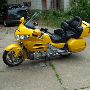 Its yellow0001.jpg